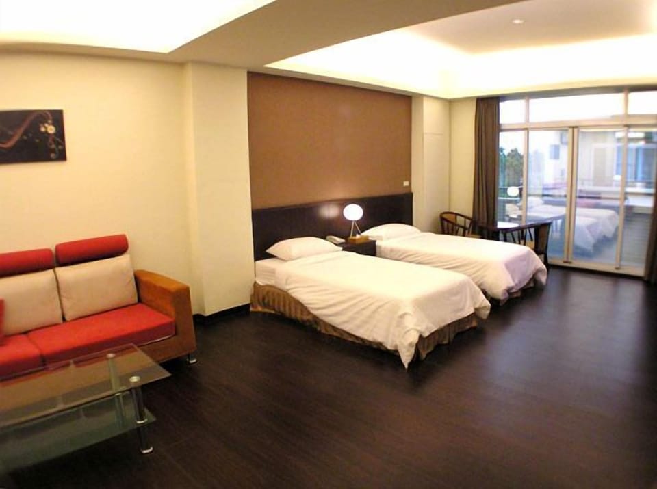 Grand Double Room, 1 Bedroom | 1 bedroom, desk, blackout drapes, soundproofing