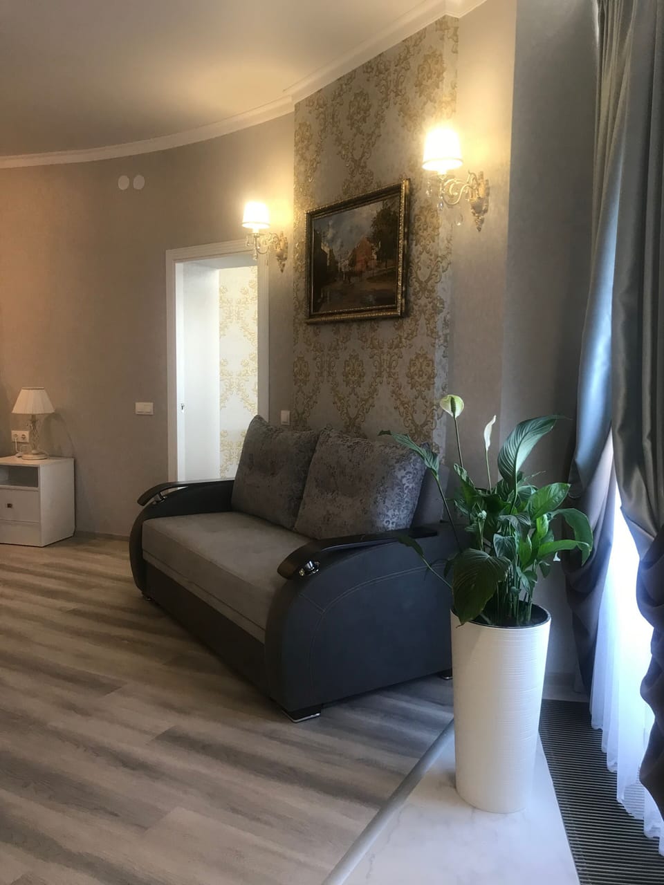 Family Studio Suite | Desk, blackout drapes, iron/ironing board (on request), WiFi (free)