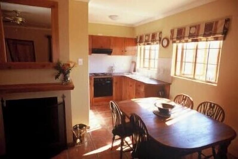 Self Catering apartment 2 guest | In-room dining