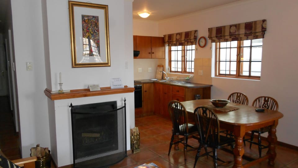 Self Catering apartment 2 guest | In-room dining