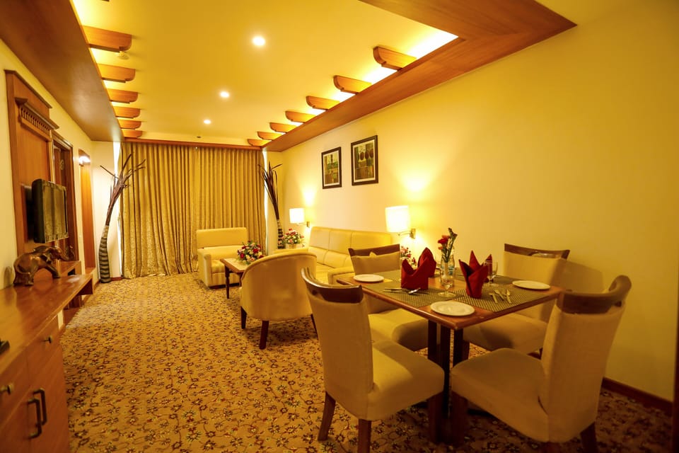 Suite Room | Premium bedding, minibar, in-room safe, desk
