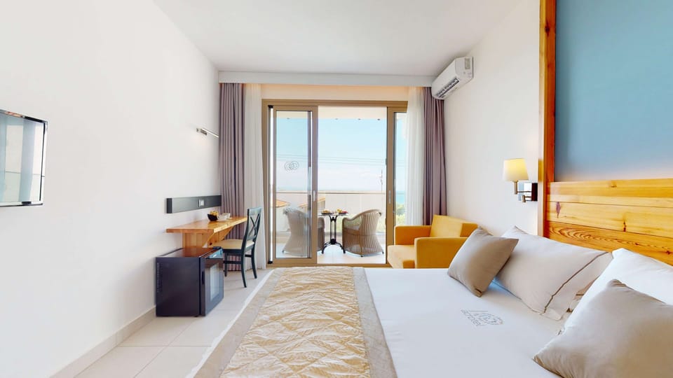 Minibar, in-room safe, soundproofing, free cribs/infant beds
