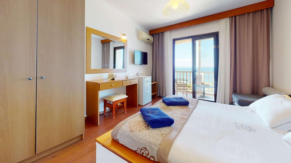 Minibar, in-room safe, soundproofing, free cribs/infant beds