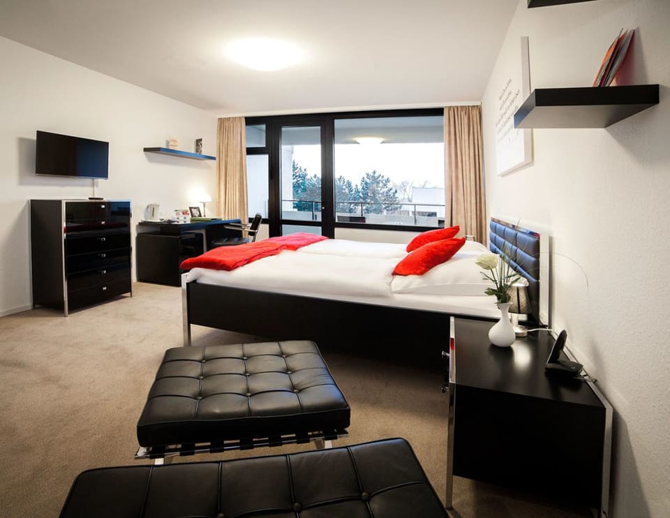 Premium Double Room | Individually decorated, desk, blackout drapes, iron/ironing board