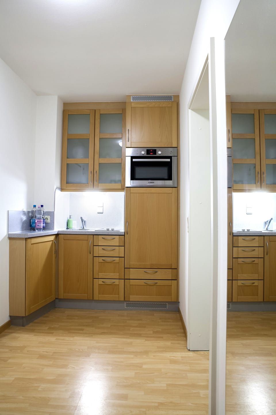 Suite | Private kitchenette | Coffee/tea maker, electric kettle, eco-friendly cleaning products