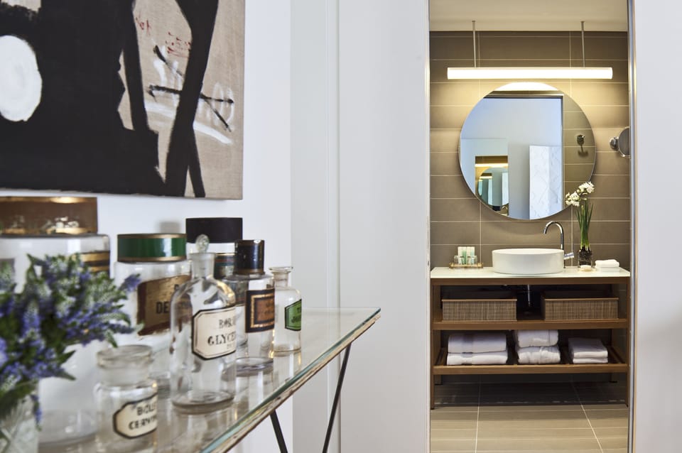Suite | Living area | LED TV