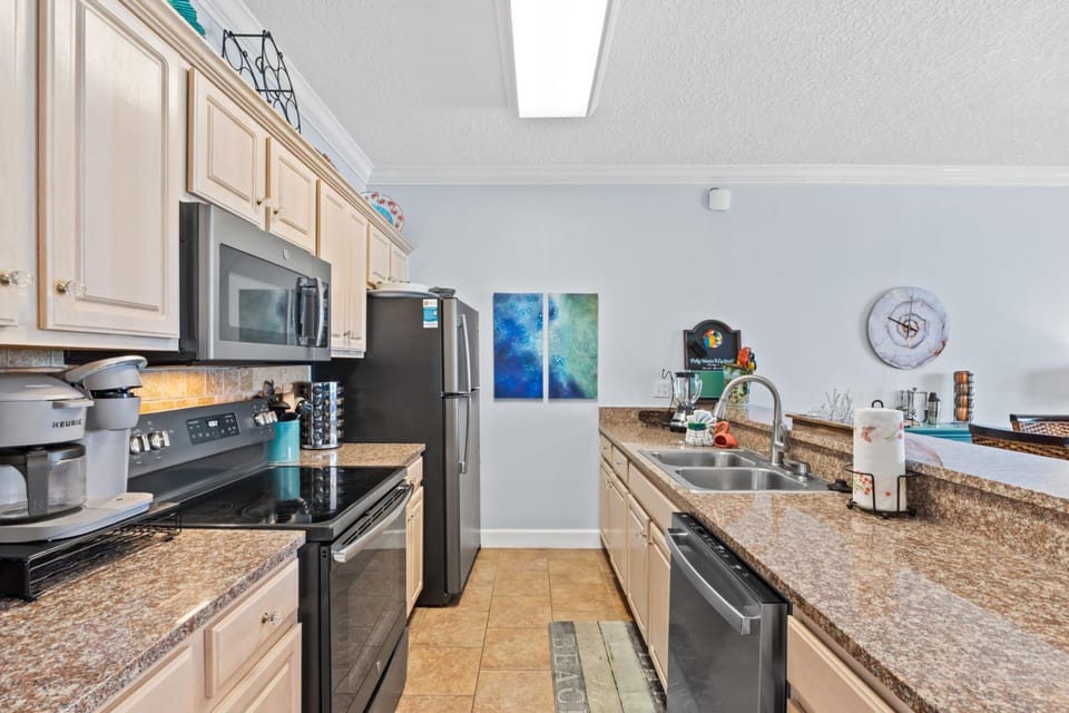 Condo, 3 Bedrooms, Sea View, Beachfront (402) | Private kitchen | Full-size fridge, microwave, oven, stovetop