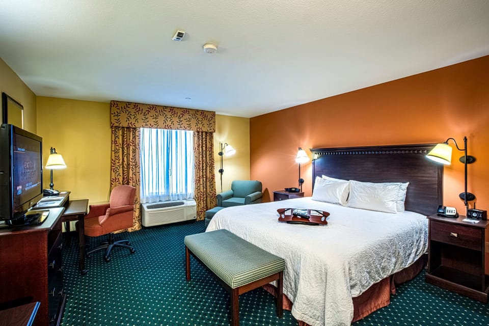 Premium bedding, iron/ironing board, free cribs/infant beds, free WiFi