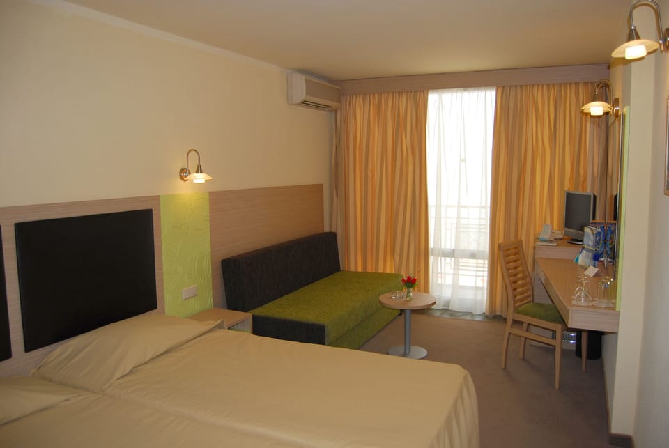 Minibar, in-room safe, desk, travel crib