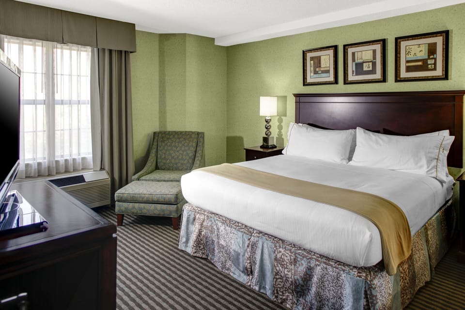 In-room safe, desk, laptop workspace, iron/ironing board