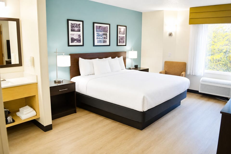 In-room safe, desk, laptop workspace, blackout drapes