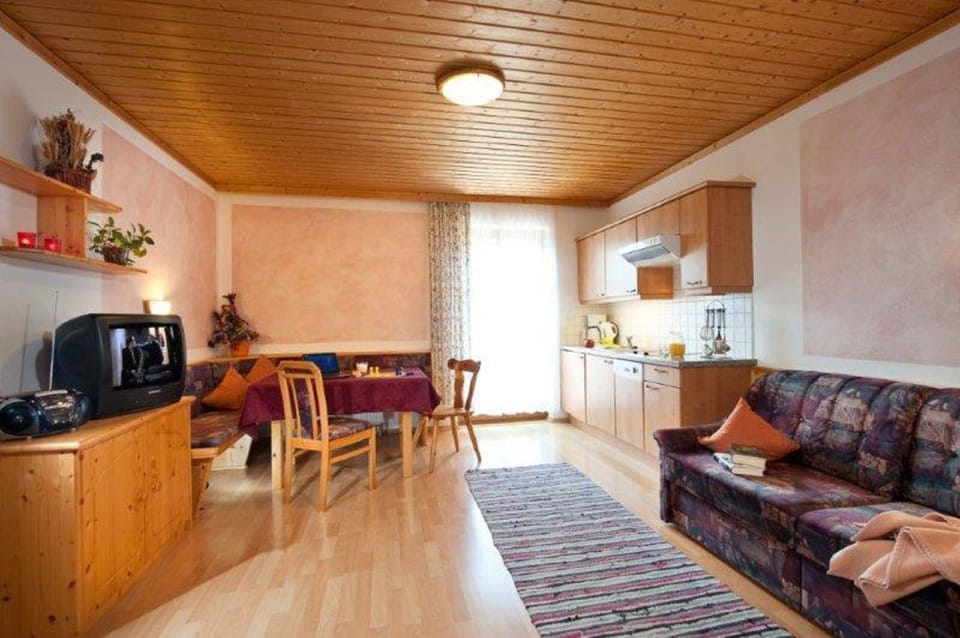 Standard Apartment, 1 Bedroom, Balcony (4 Persons) | Living area | Flat-screen TV, table tennis