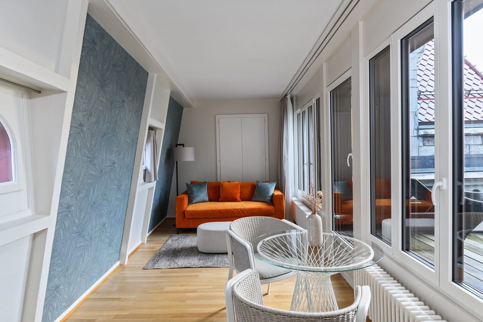 Suite, 1 Queen Bed, Terrace, Lake View | Hypo-allergenic bedding available, minibar, in-room safe, desk