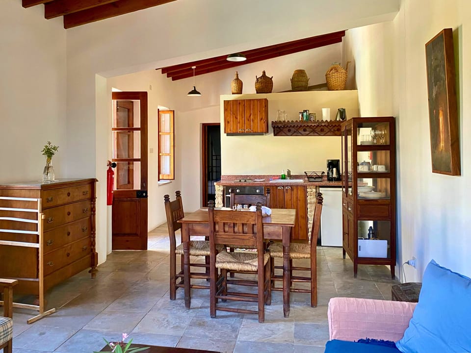 Apartment, 1 Bedroom | Dining room