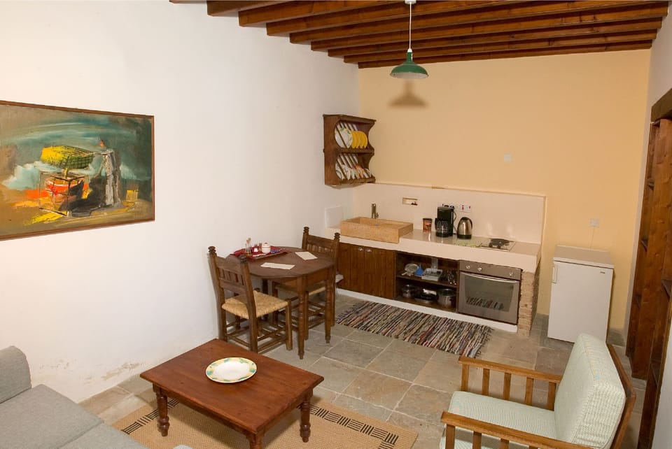 Apartment, 1 Bedroom | Private kitchen | Coffee/tea maker, fridge, oven, stovetop