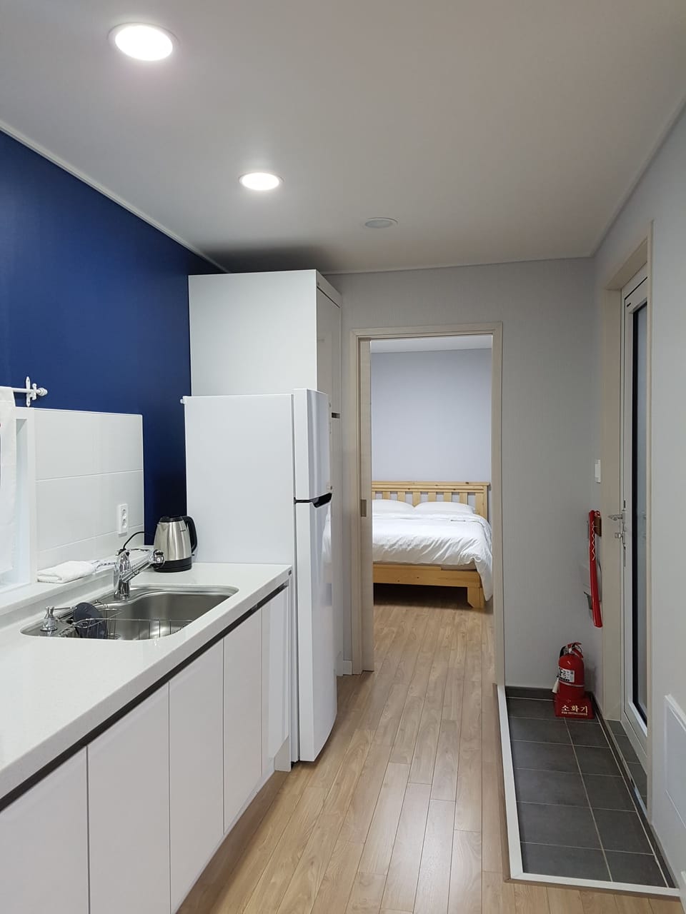 Yolo 1 or 2 | Private kitchenette | Full-size fridge, microwave, stovetop, electric kettle