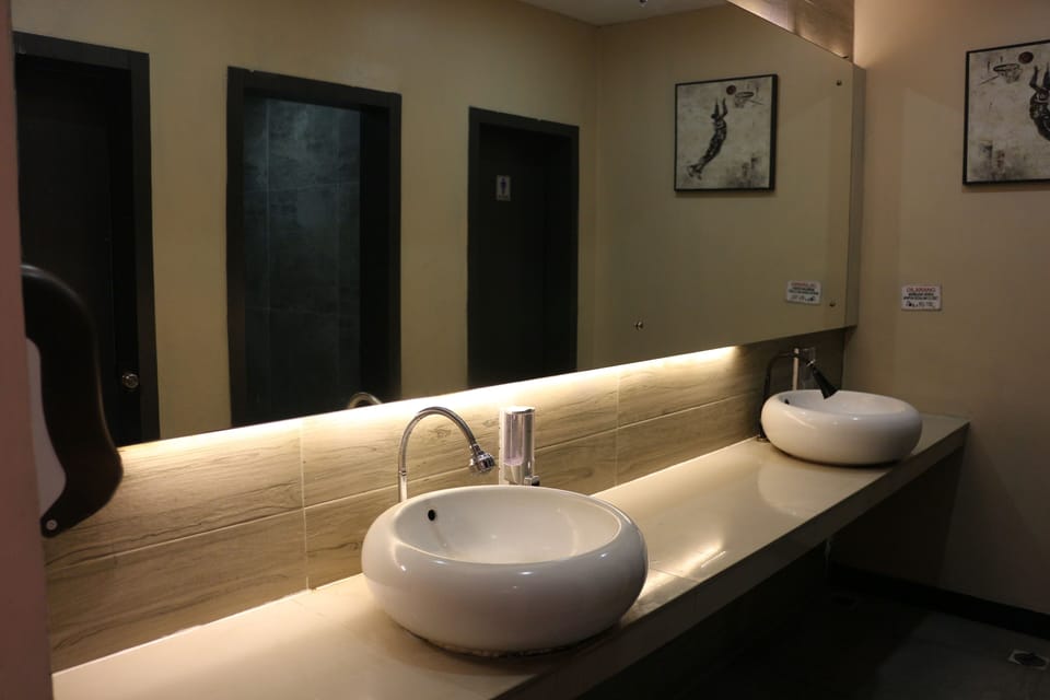 Bathroom sink