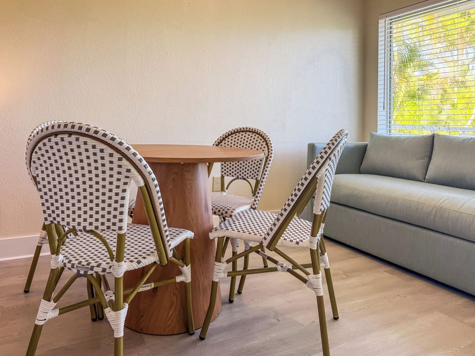 Standard Studio Suite, 1 King Bed with Sofa bed | Premium bedding, in-room safe, iron/ironing board, free WiFi