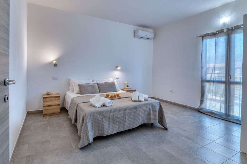 Apartment, 1 Bedroom | 1 bedroom, desk, soundproofing, iron/ironing board