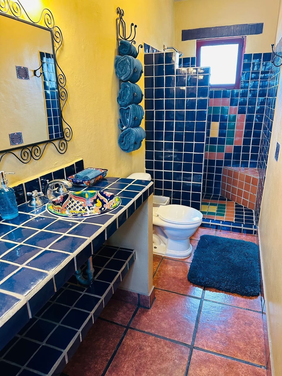 3- Carnaval | Bathroom | Hair dryer, towels, soap, shampoo