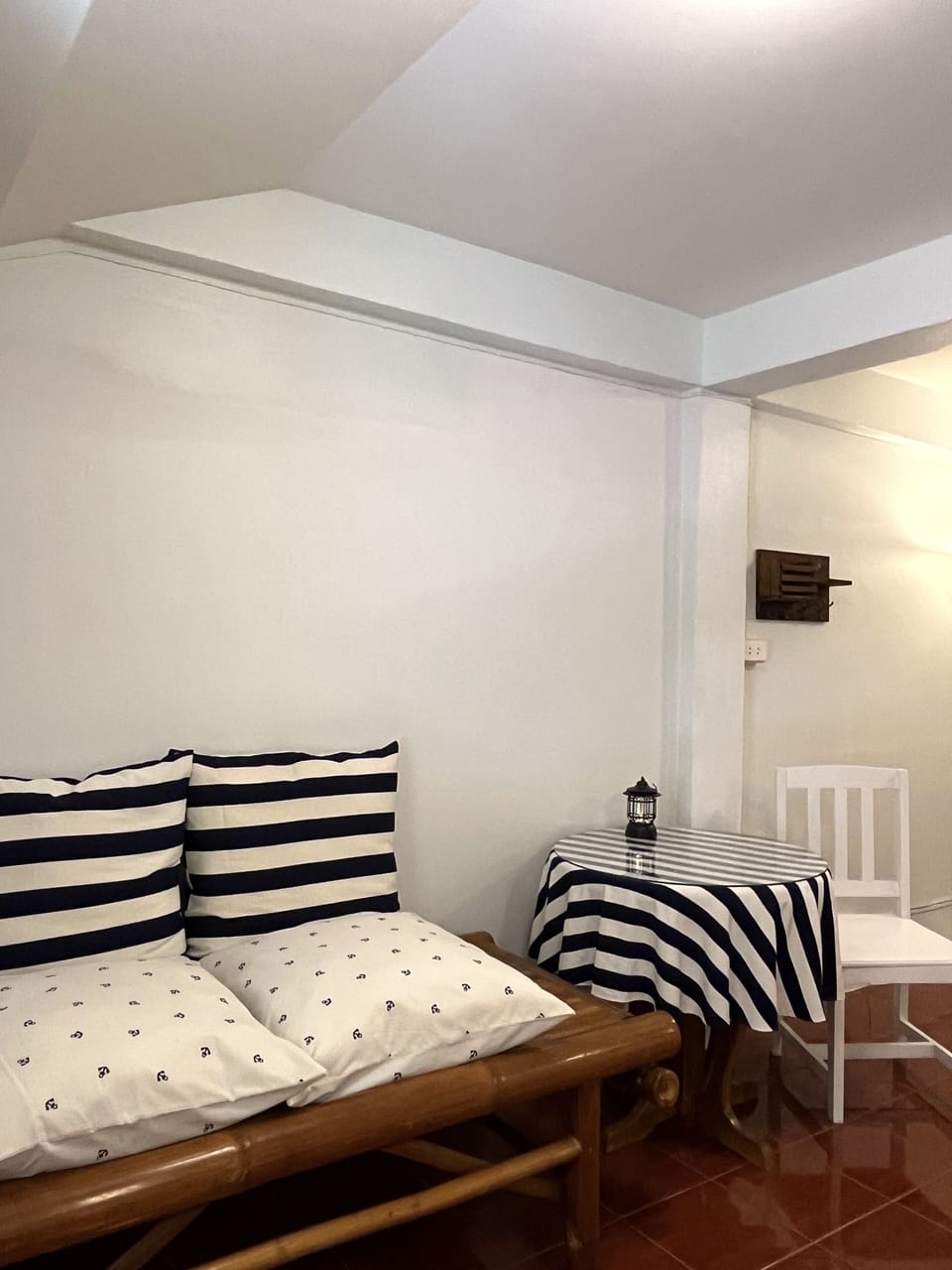 Family Quad Room - 1 Queen 2 Single Beds | Individually decorated, individually furnished, desk, free WiFi