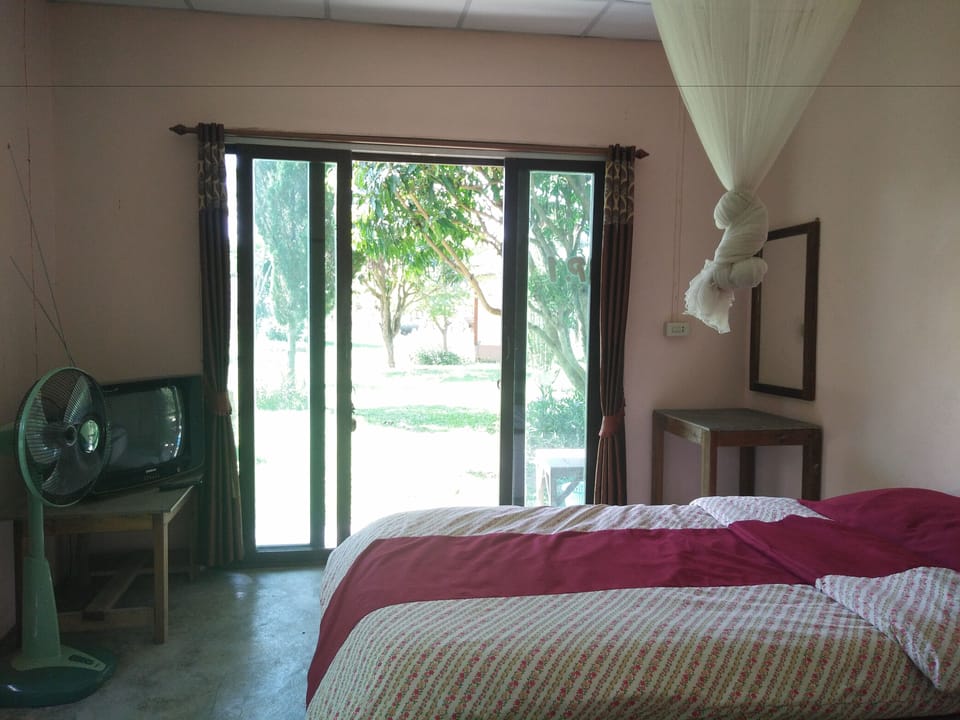 Rollaway beds, free WiFi