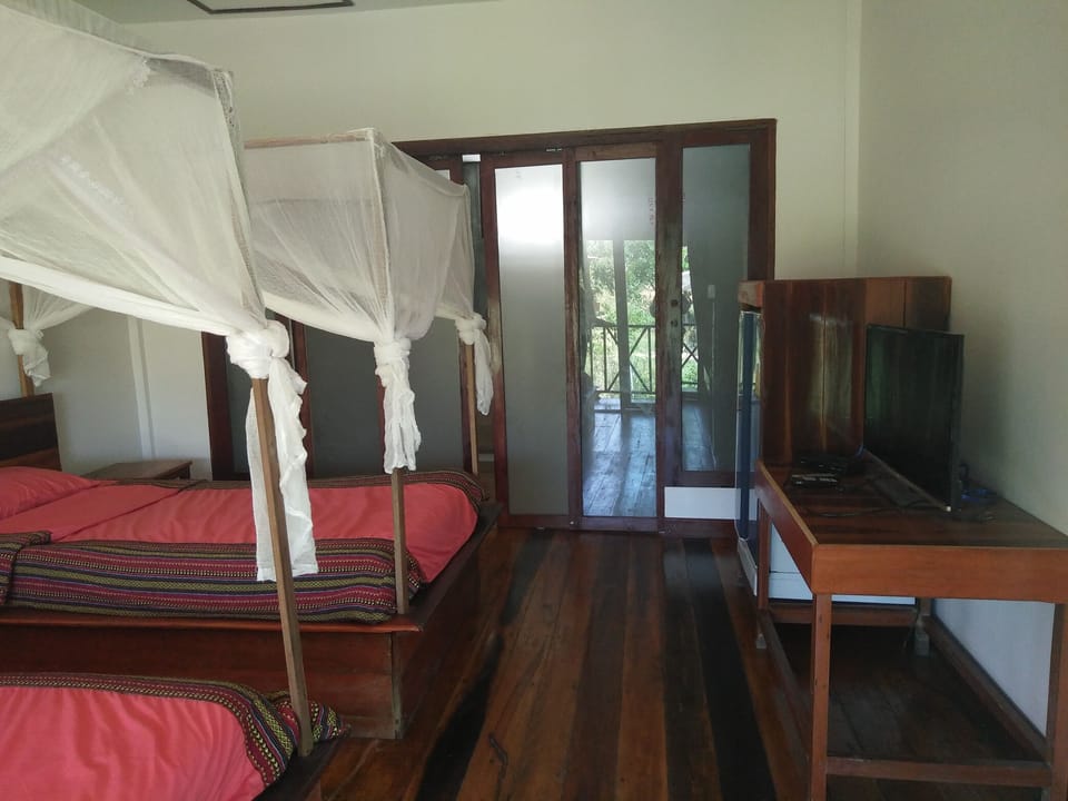 Superior Air Conditioned Room | Rollaway beds, free WiFi