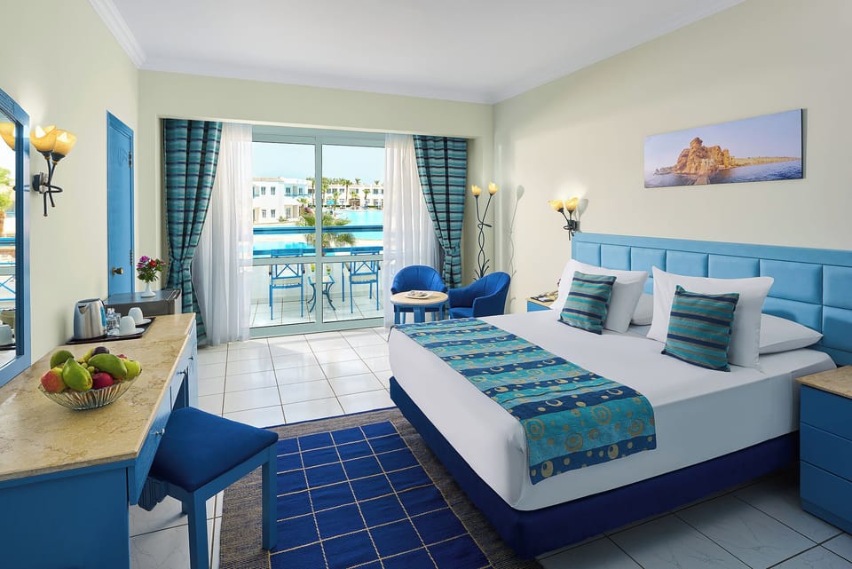 Minibar, in-room safe, free WiFi, bed sheets