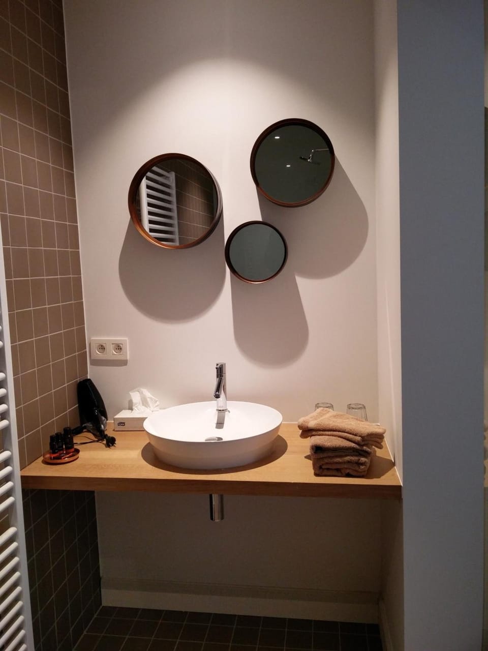 Standard Double Room, 1 Double Bed | Bathroom | Shower, free toiletries, bathrobes, slippers