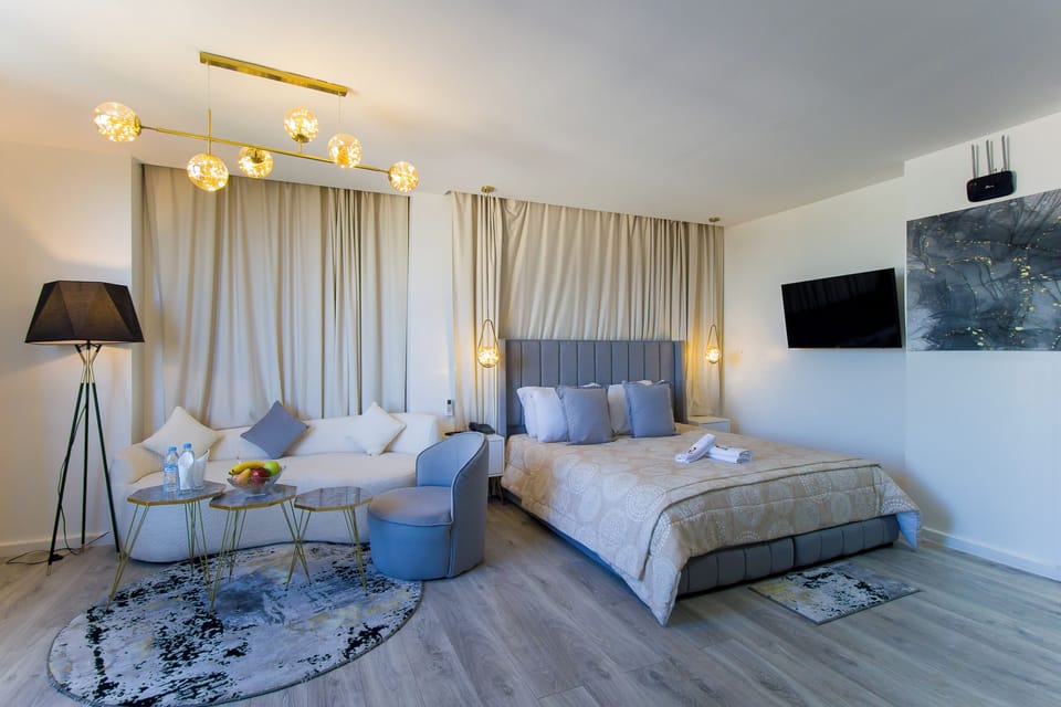 Royal Room | Premium bedding, minibar, soundproofing, free WiFi