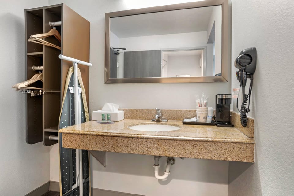 Bathroom sink