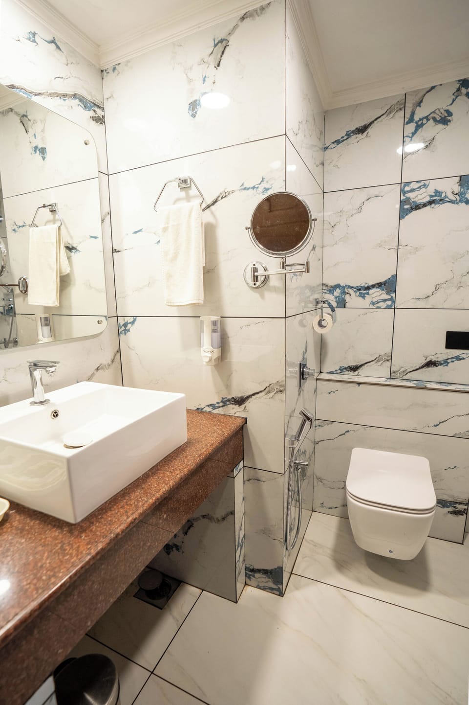 Executive Room | 1 bedroom, premium bedding, minibar, in-room safe