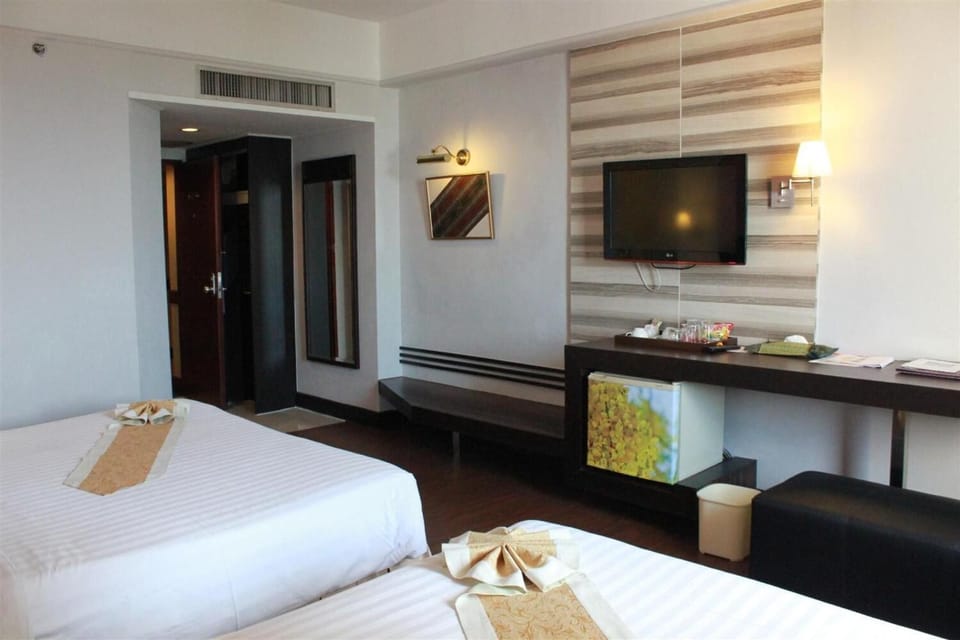 Minibar, in-room safe, desk, blackout drapes