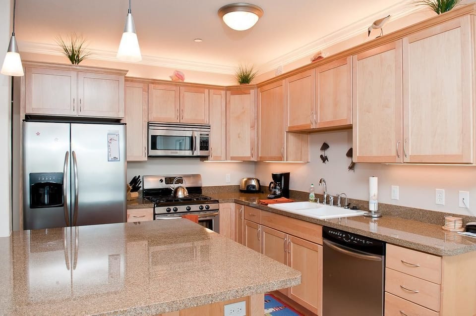 Condo, 2 Bedrooms, Ocean View, Beachfront | Private kitchen | Fridge, microwave, oven, stovetop