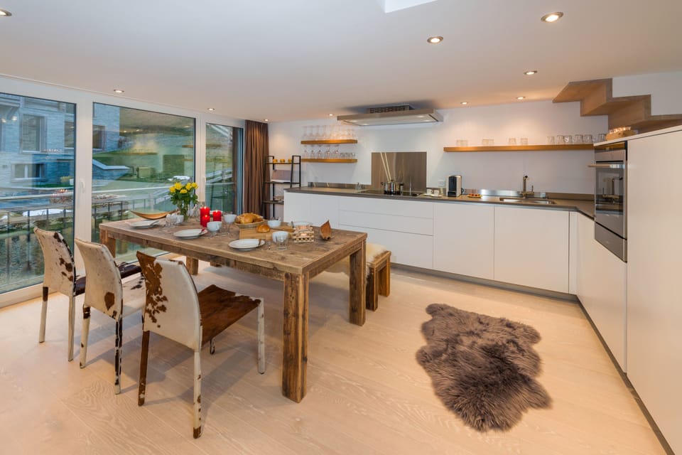 Stelle 12 - Three-Bedroom Apartment with gallery (top floor) | Private kitchen | Full-size fridge, oven, stovetop, dishwasher