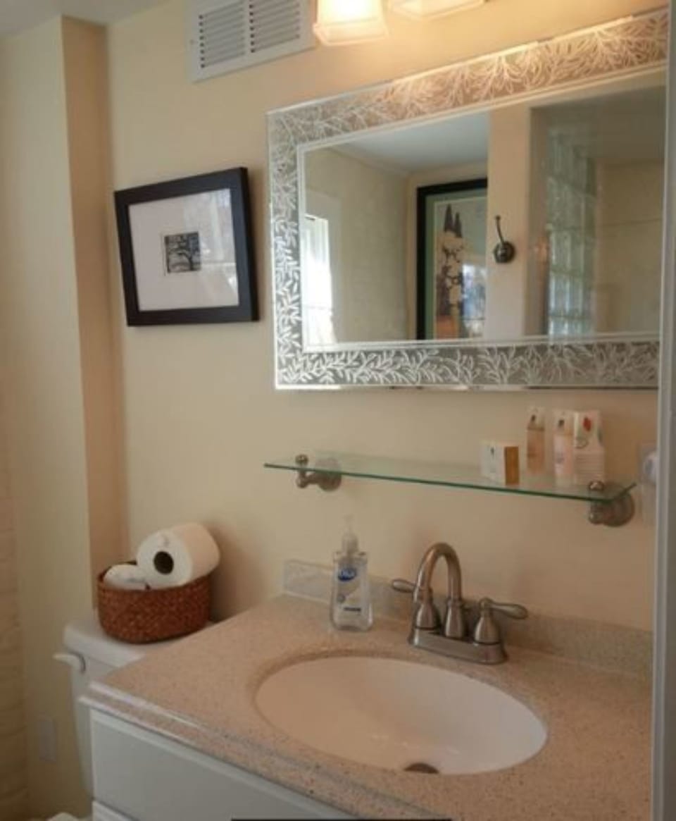 Hair dryer, towels