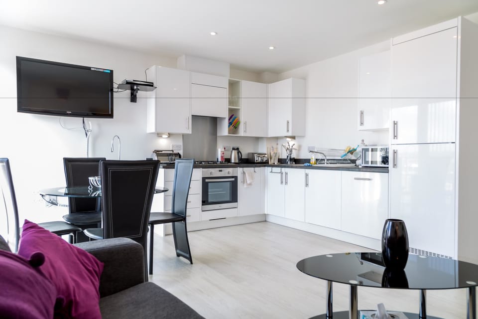 Executive Apartment, 2 Bedrooms | Living area | Flat-screen TV