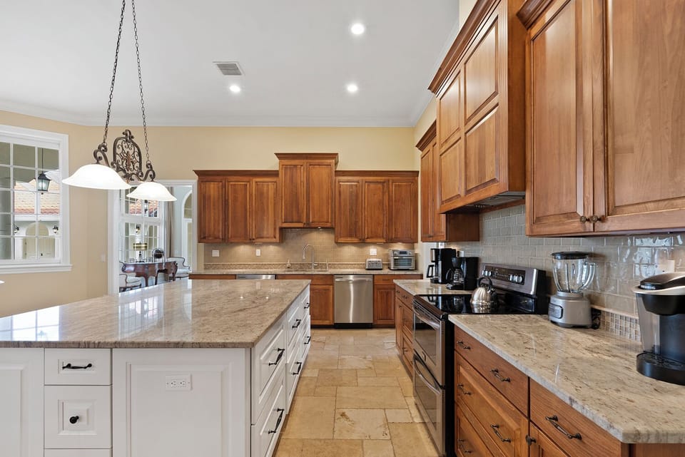 Luxury House, 6 Bedrooms, Garden View, Garden Area | Private kitchen | Coffee/tea maker, fridge, microwave, oven