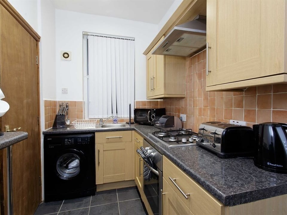 Apartment, Private Bathroom (Occupancy 7) | Shared kitchen