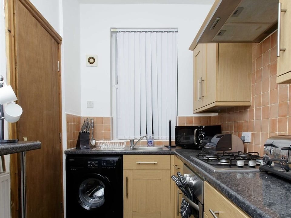 Apartment, Private Bathroom (Occupancy 7) | Shared kitchen