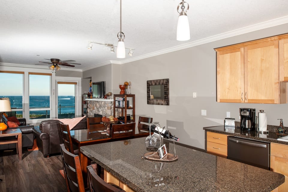 Condo, 2 Bedrooms, Ocean View, Beachfront | 2 bedrooms, premium bedding, pillowtop beds, individually decorated