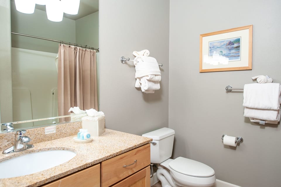 Keystone Vacation Rentals - Sea to Believe Condo Apartment in Devils Lake