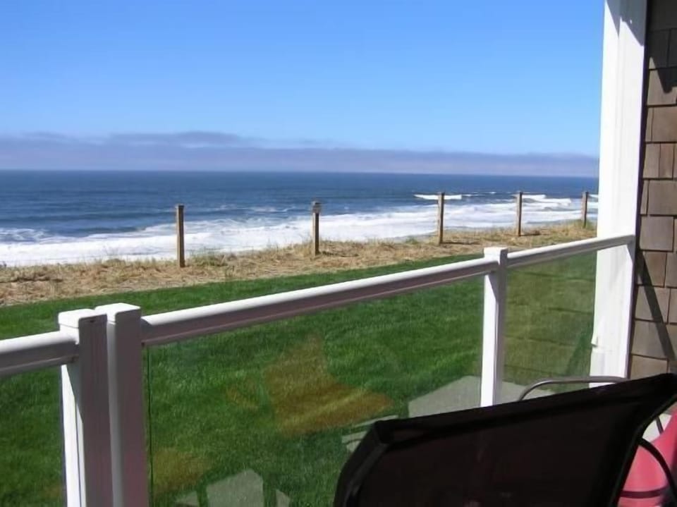 Condo, 2 Bedrooms, Ocean View, Beachfront | Terrace/patio