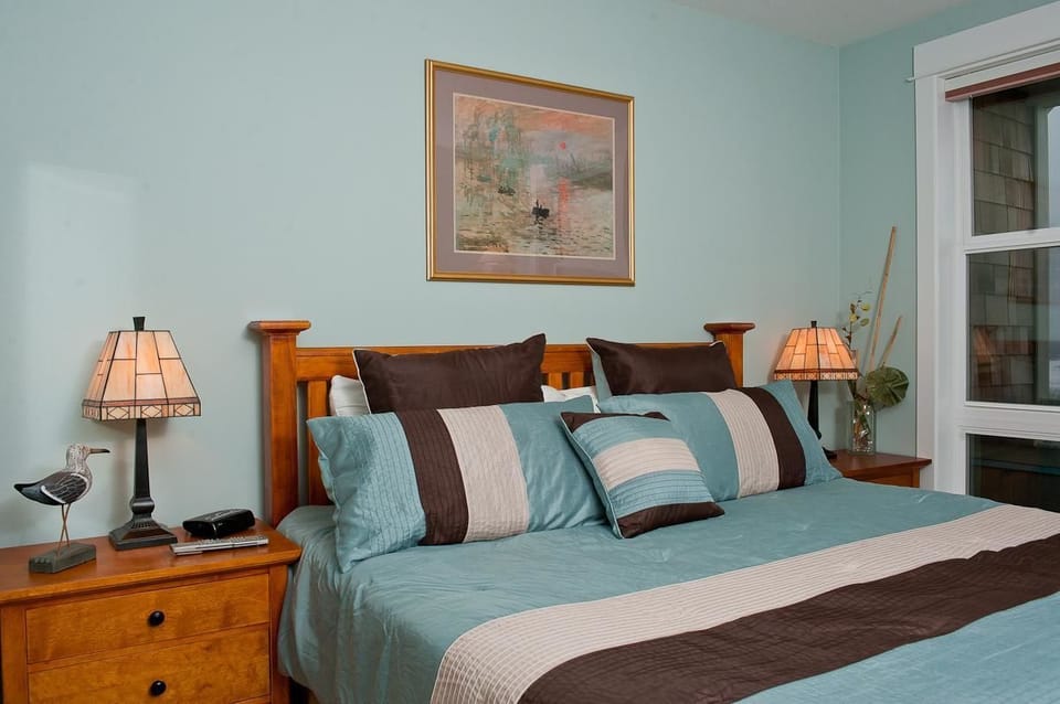 Condo, 2 Bedrooms, Ocean View, Beachfront | 2 bedrooms, premium bedding, pillowtop beds, individually decorated