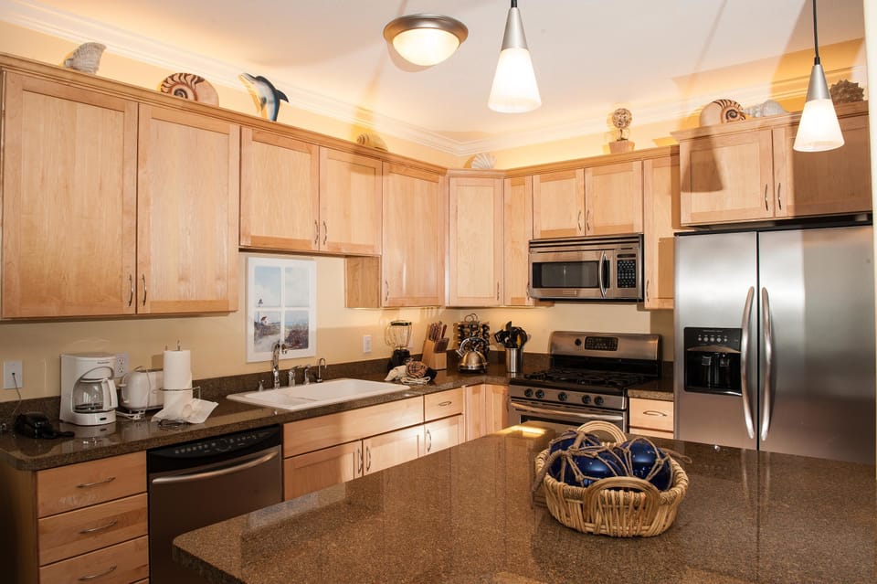 Condo, 2 Bedrooms, Ocean View, Beachfront | Private kitchen | Fridge, microwave, oven, stovetop