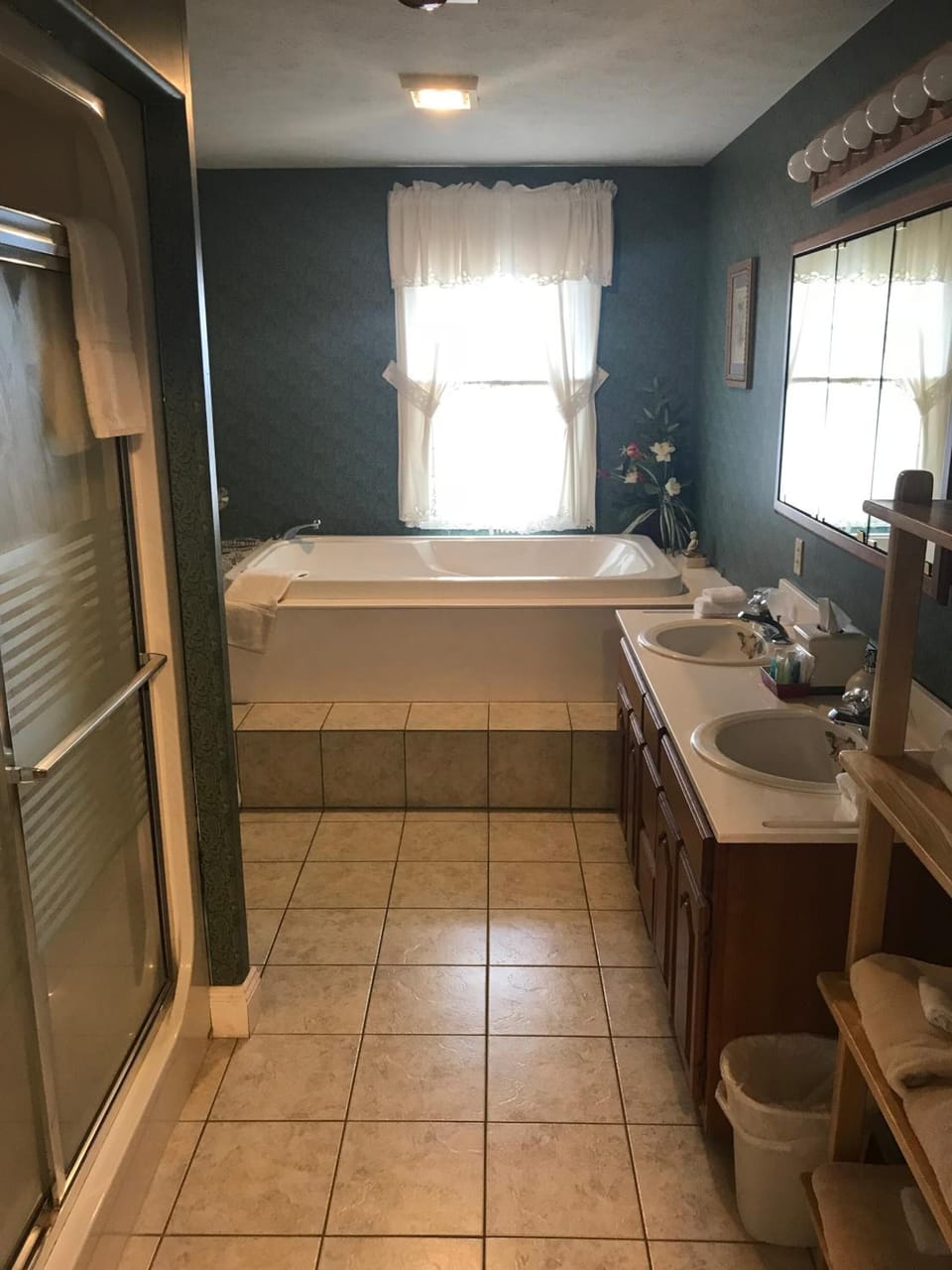 Suite, 2 Bedrooms | Bathroom | Free toiletries, hair dryer, bathrobes, towels