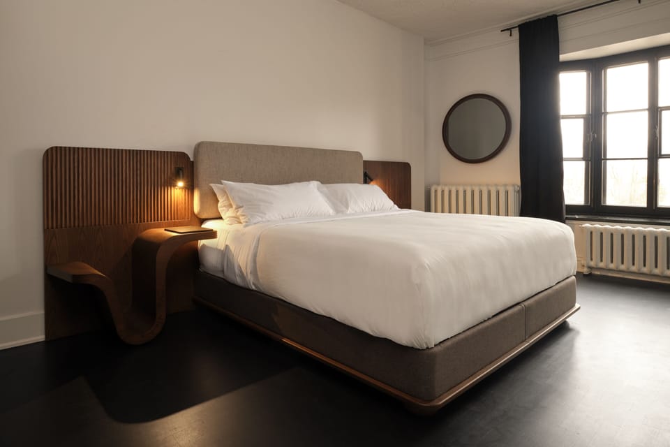 Room, 1 King Bed | Frette Italian sheets, premium bedding, free minibar items, in-room safe