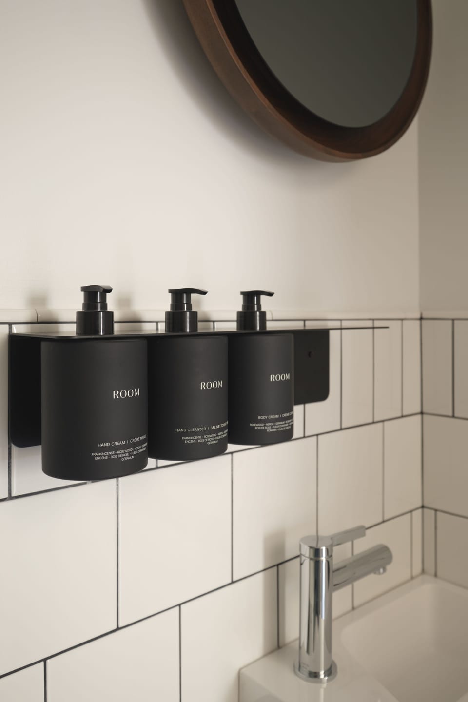 Shower, hair dryer, bathrobes, slippers