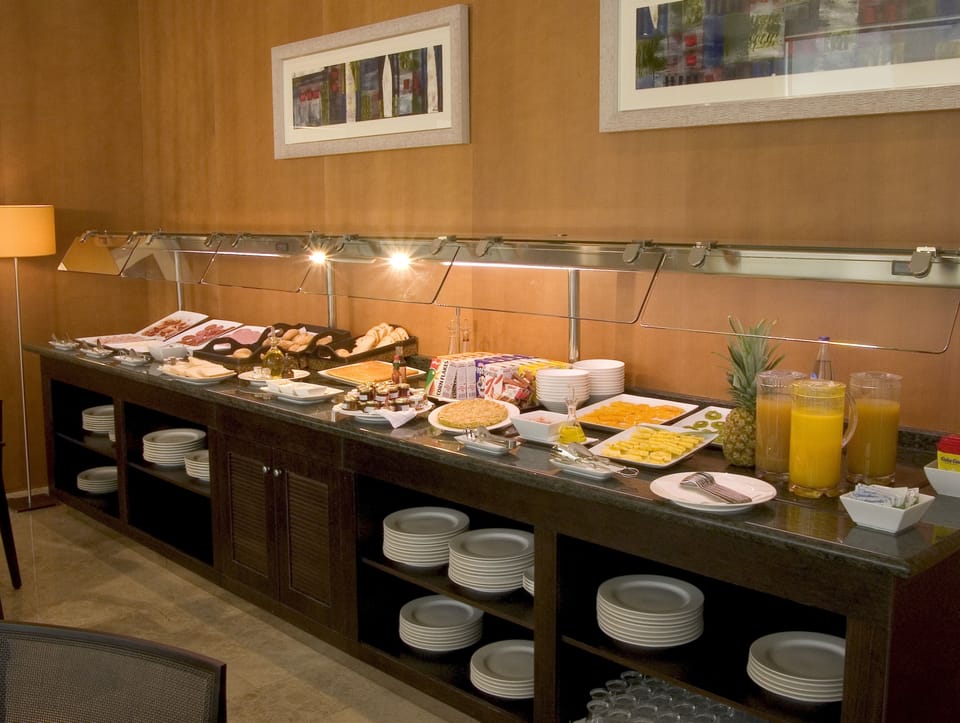 Daily buffet breakfast for a fee