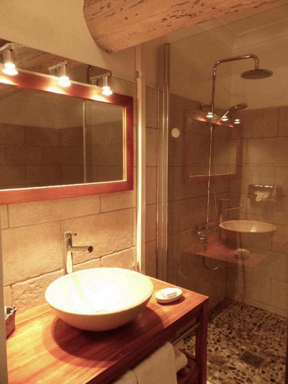 Superior Double Room, Pool View | Bathroom | Free toiletries, hair dryer, towels
